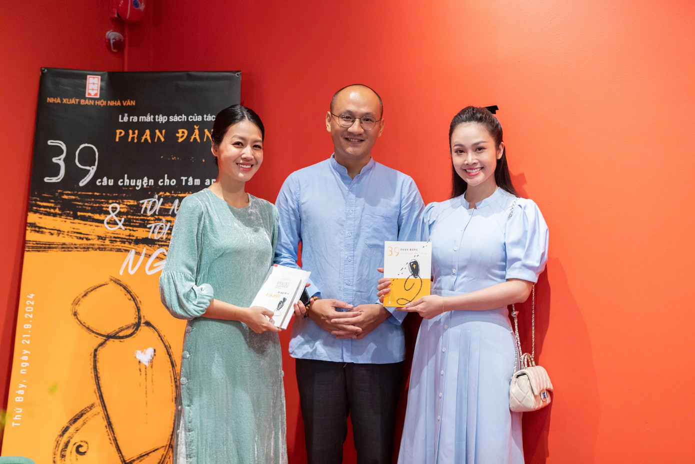 MC Hồng Nhung và MC Thuỳ Linh.