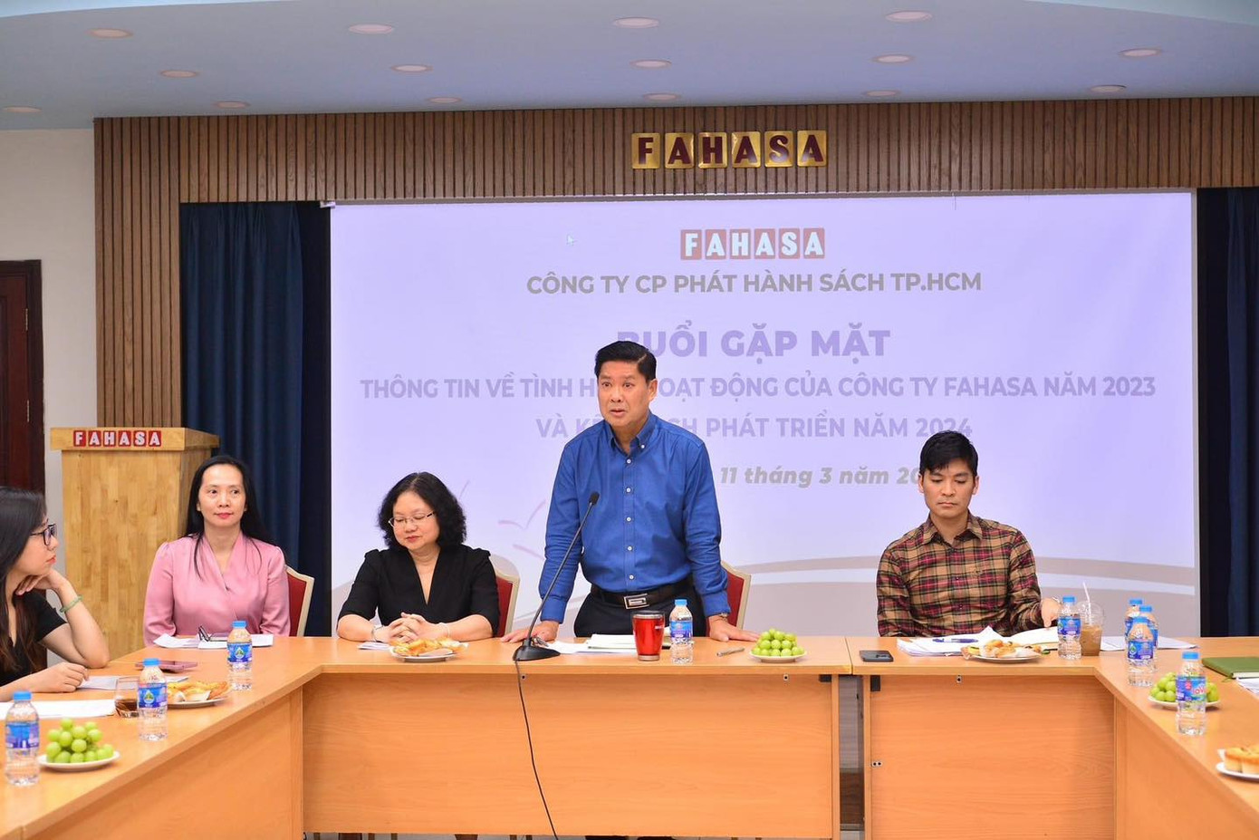 Ông Phạm Minh Thuận - Chủ tịch HĐQT FAHASA- phát biểu tại chương trình.