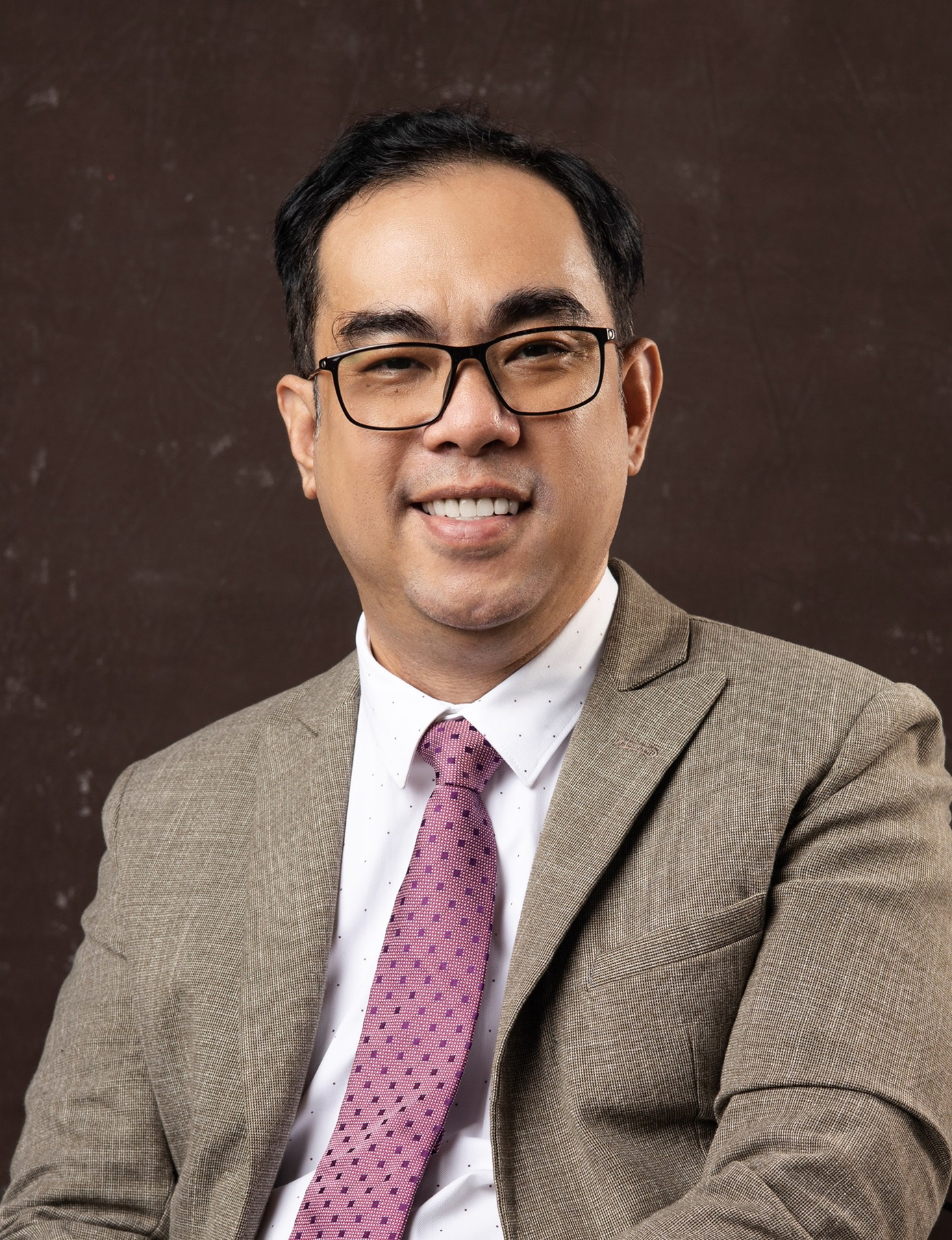 Tiến sĩ Nguyễn Văn Thăng Long, giảng viên cấp cao, Phó chủ nhiệm bộ môn Truyền thông chuyên nghiệp, Đại học RMIT Việt Nam. Tiến sĩ Nguyễn Văn Thăng Long, giảng viên cấp cao, Phó chủ nhiệm bộ môn Truyền thông chuyên nghiệp, Đại học RMIT Việt Nam.