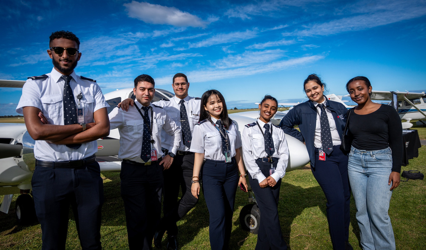 Trân cùng các bạn học.