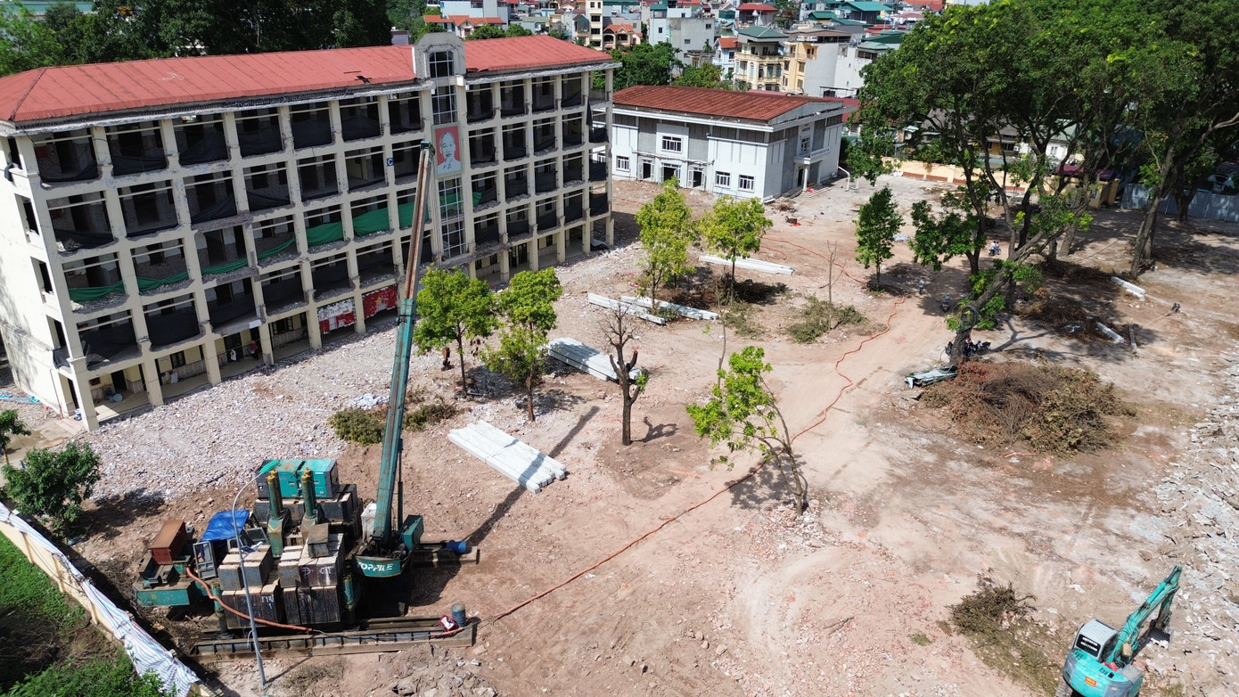 Công trường dự án đầu tư xây dựng trường THPT Việt Nam- Ba Lan, quận Hoàng Mai, Hà Nội. Ảnh: Trần Hiếu.