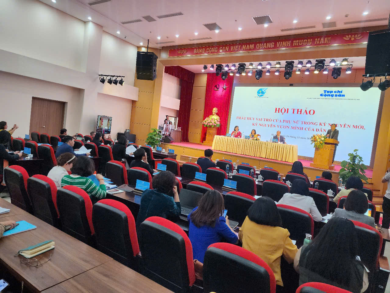 Toàn cảnh buổi hội thảo chiều ngày 26/12