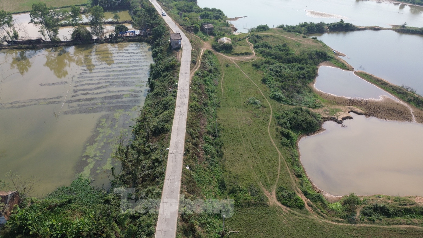 Trước tình trạng tuyến đê tả Tích xuống cấp, UBND thành phố yêu cầu UBND huyện Quốc Oai cập nhật, bổ sung giải pháp xử lý sự cố nứt đê trong dự án nâng cấp, mở rộng tuyến đê tả Tích kết hợp đường giao thông đoạn từ giáp huyện Thạch Thất đi ĐH2 (huyện Quốc Oai) do UBND huyện đang làm chủ đầu tư.