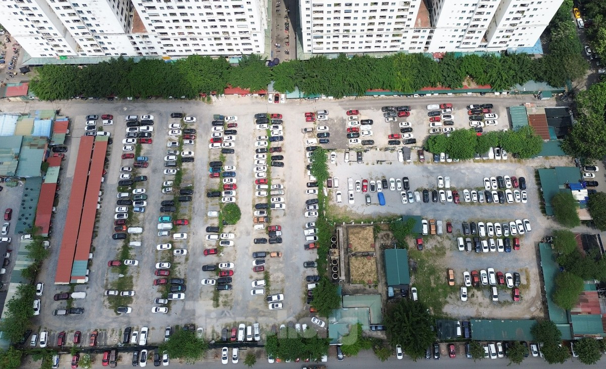 Nhiều bãi đỗ xe trái phép mọc trên đất quy hoạch bãi đỗ xe Nhiều bãi đỗ xe trái phép mọc trên đất quy hoạch bãi đỗ xe