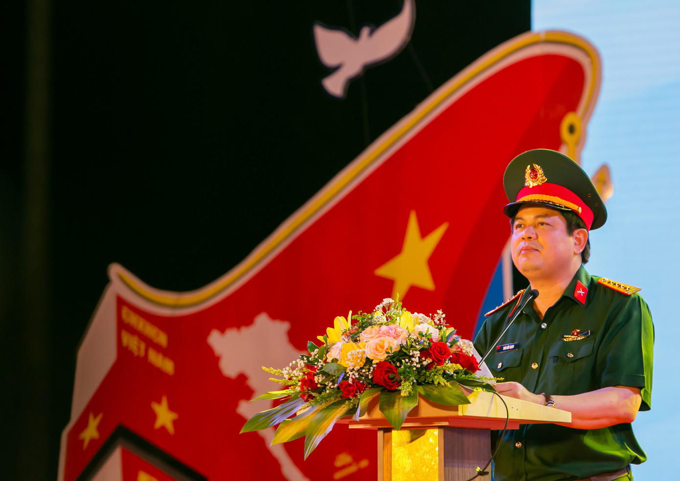 Đại tá Thái Đức Hạnh. Phó Chủ nhiệm Chính trị Quân khu 4 phát biểu tại buổi lễ phát động Chiến dịch Thanh niên tình nguyện hè năm 2023 Đại tá Thái Đức Hạnh. Phó Chủ nhiệm Chính trị Quân khu 4 phát biểu tại buổi lễ phát động Chiến dịch Thanh niên tình nguyện hè năm 2023