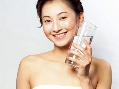 Uống đủ nước da không chỉ đẹp hơn mà còn ngăn ngừa lão hóa da hiệu quả