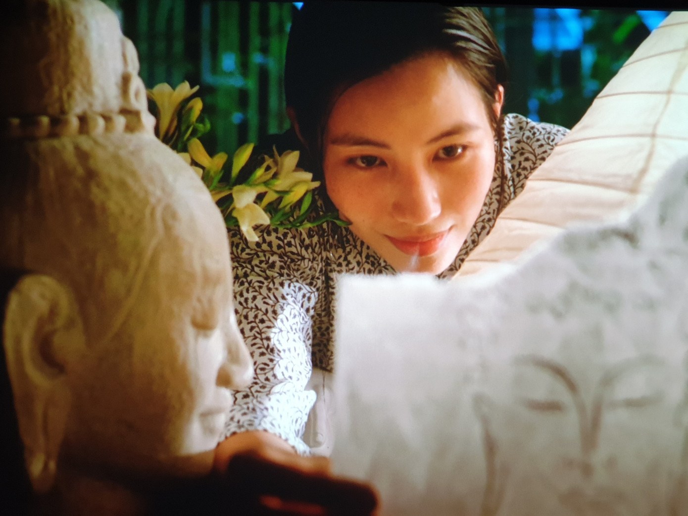 Tính đến thời điểm này đây là bộ phim nói tiếng Việt đầu tiên và duy nhất từng nhận được đề cử Oscar.