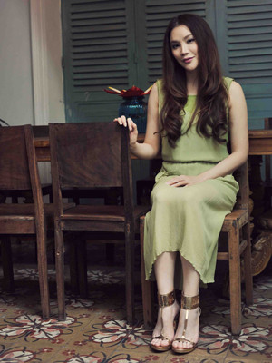 Hồ Quỳnh Hương. Hồ Quỳnh Hương