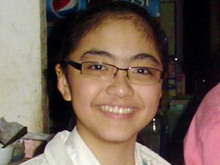 Khuôn mặt tươi sáng của cô nữ sinh lớp 10 xưa kia. Giờ em đang phải gánh chịu nhiều sự đau đớn do bệnh hiểm nghèo. Mong rằng các bạn đọc hãy chung tay giúp đỡ cho em được sống