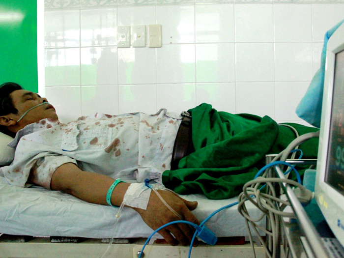 Anh Hòa hiện đang điều trị trong bệnh viện. Anh Hòa hiện đang hôn mê trong bệnh viện