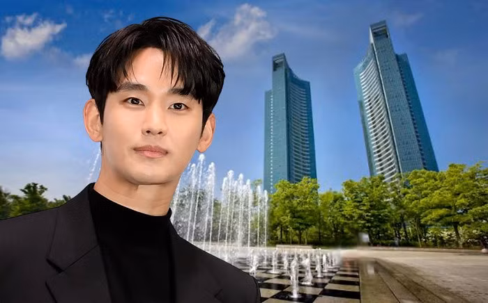 Kim Soo Hyun bán nhà trong giai đoạn nhạy cảm khiến nhiều người cho rằng anh cần tiền gấp để bồi thường thiệt hại cho nhãn hàng. Kim Soo Hyun bán nhà trong giai đoạn nhạy cảm khiến nhiều người cho rằng anh cần tiền gấp để bồi thường thiệt hại cho nhãn hàng.