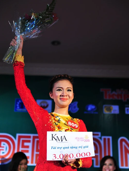 Và người đẹp tài năng cuộc thi Hoa hậu Việt Nam 2010 Nguyễn Phạm Bích Trâm đang được cân nhắc để dự thi Hoa hậu Trái đất 2011