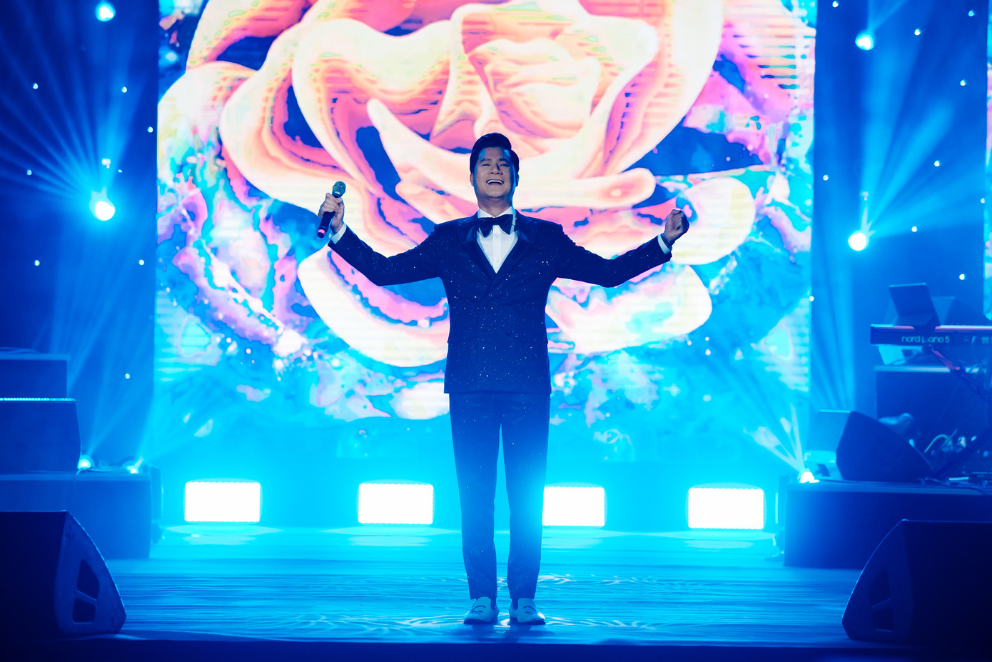 Quang Dũng cho hay anh đã thu nhiều album đang chờ phát hành dần. Ba năm qua, ngoài đi hát, anh đều "giam mình" trong các phòng thu ở Việt Nam và Mỹ. Quang Dũng cho hay anh đã thu nhiều album đang chờ phát hành dần. Ba năm qua, ngoài đi hát, anh đều "giam mình" trong các phòng thu ở Việt Nam và Mỹ.