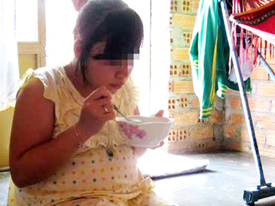 Bé Hà, 13 tuổi, ở Bù Gia Mập (Bình Phước), đang đợi ngày sinh con