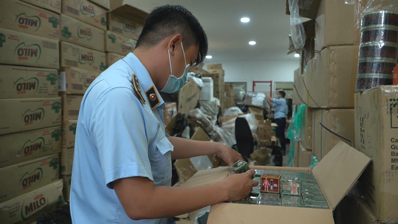 Trong đó phần lớn là thuốc, mỹ phẩm, thực phẩm chức năng... Trong đó phần lớn là thuốc, mỹ phẩm, thực phẩm chức năng...