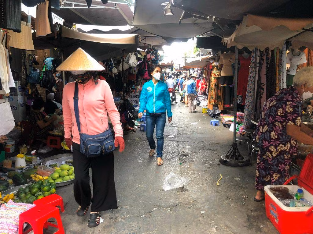 Kinh doanh ế ẩm, nhiều tiểu thương không dám ra sạp ảnh 4 Kinh doanh ế ẩm, nhiều tiểu thương không dám ra sạp ảnh 4