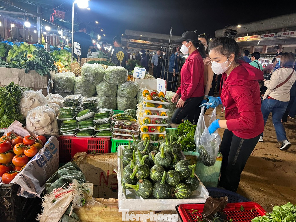 Rau củ quả Đà Lạt nhập về nhiều để phục vụ thị trường Tết Rau củ quả Đà Lạt nhập về nhiều để phục vụ thị trường Tết