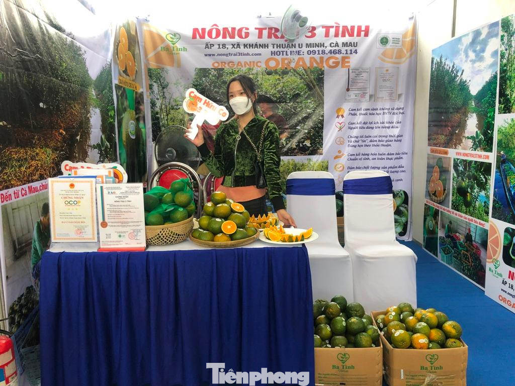 Ông Lê Huỳnh Minh Tú, Phó giám đốc Sở Công Thương TPHCM cho biết, với 50 gian hàng trưng bày, các doanh nghiệp sẽ có thêm cơ hội quảng bá, đưa hàng chất lượng cao của vùng miền đến gần hơn với người tiêu dùng, khách hàng cũng có thêm cơ hội tiếp cận các sản phẩm Việt và góp phần hưởng ứng “Cuộc vận động người Việt Nam ưu tiên dùng hàng Việt Nam” trên địa bàn.