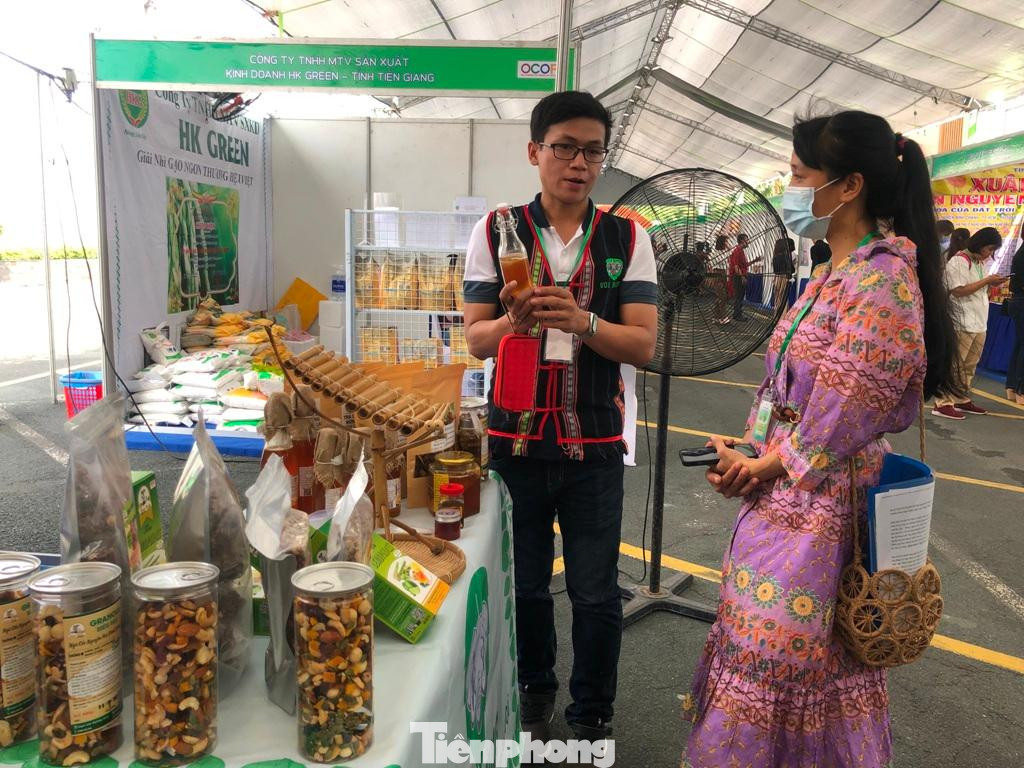 Ông Bruno Jousselin - Tổng Giám đốc điều hành MM Mega Market Việt Nam - cho biết: "Chúng tôi luôn tìm kiếm cơ hội hợp tác chiến lược với các nhà cung cấp mới, nhằm mang đến sự đa dạng các mặt hàng từ nhiều vùng miền có chất lượng cao, đảm bảo tiêu chuẩn an toàn thực phẩm, ngày càng đáp ứng tốt nhất mọi nhu cầu mua sắm cho khách hàng".