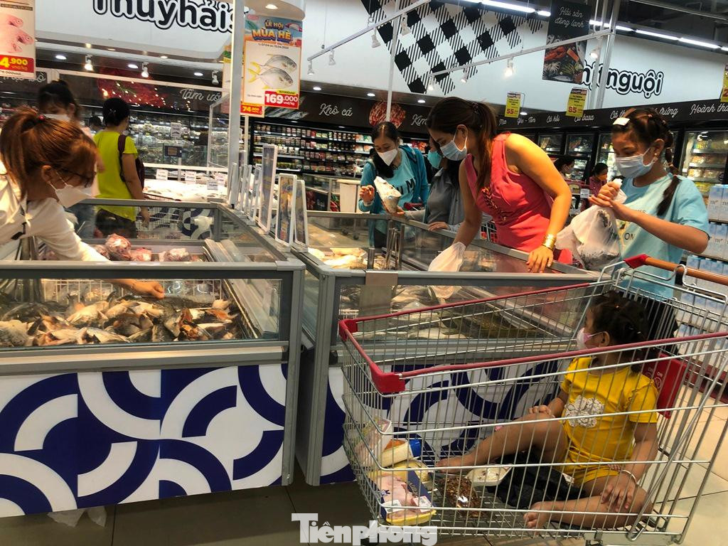 Thực phẩm tươi ngon, phong phú được lòng các bà nội trợ