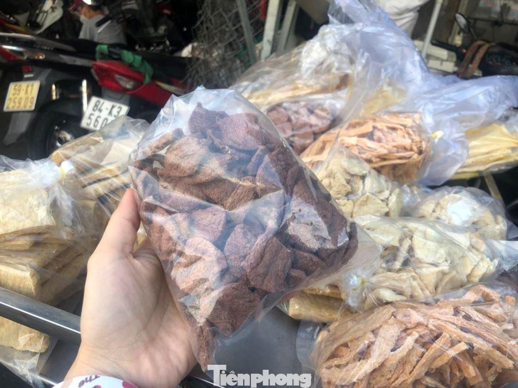 Các loại thực phẩm chay khô đóng gói có giá 20.000 đồng/kg