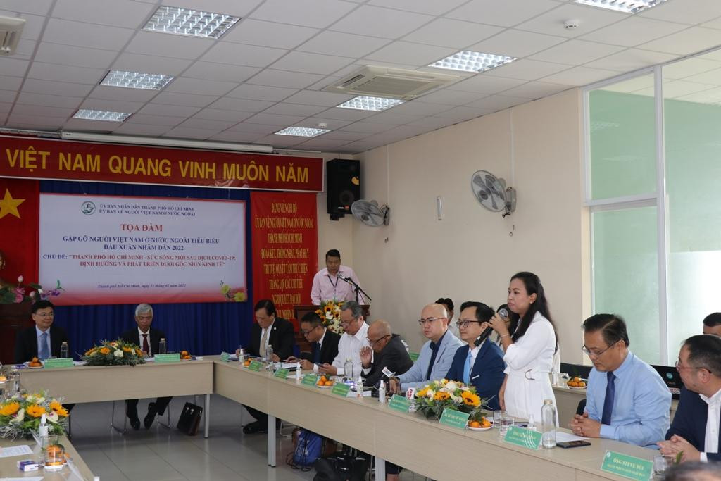 Bà Lê Thị Mỹ Châu chia sẻ kinh nghiệm giữ lao động