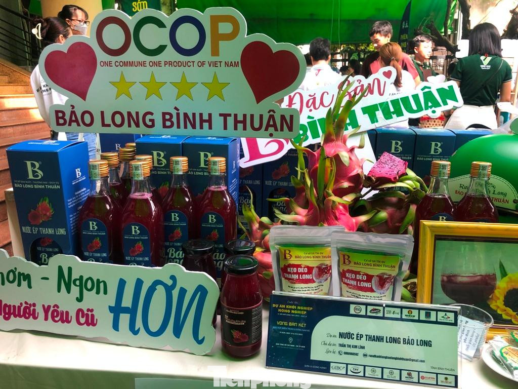 Sản phẩm khởi nghiệp với mục đích giải cứu thanh long khỏi "được mùa mất giá"