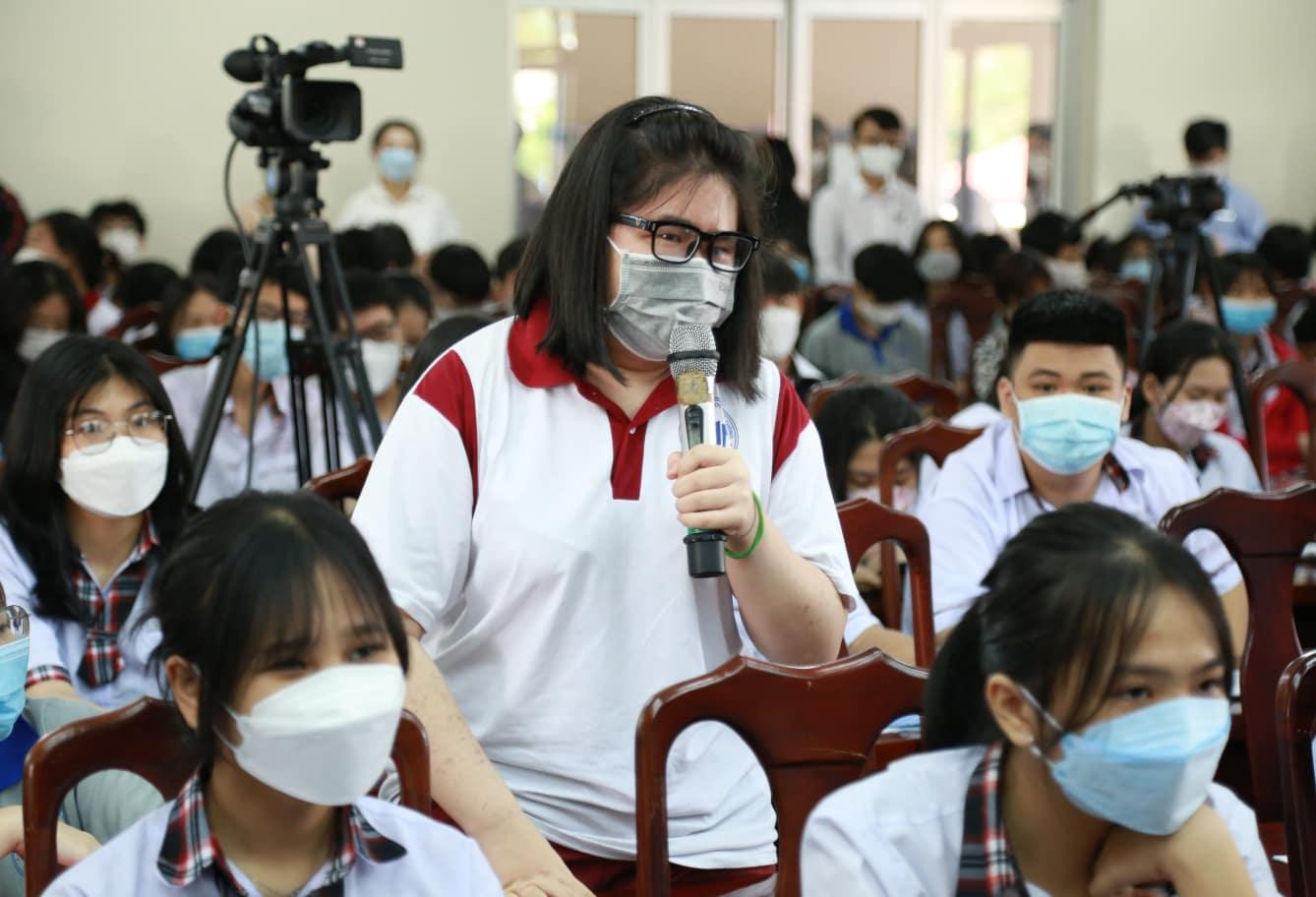 Mỹ Linh nghẹn ngào tâm sự tâm trạng của mình