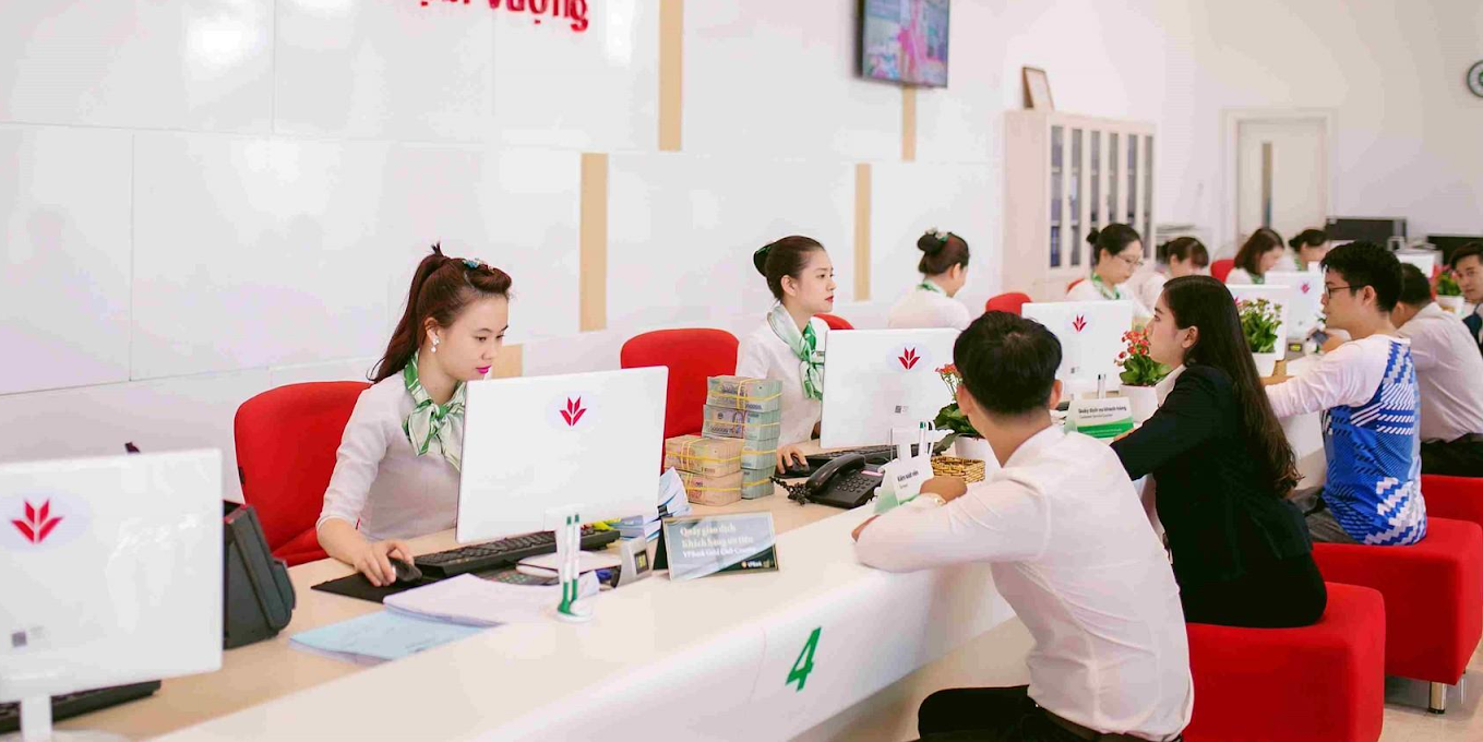 Nhiều ngân hàng tăng lãi suất tiết kiệm để huy động nguồn vốn Nhiều ngân hàng tăng lãi suất tiết kiệm để huy động nguồn vốn