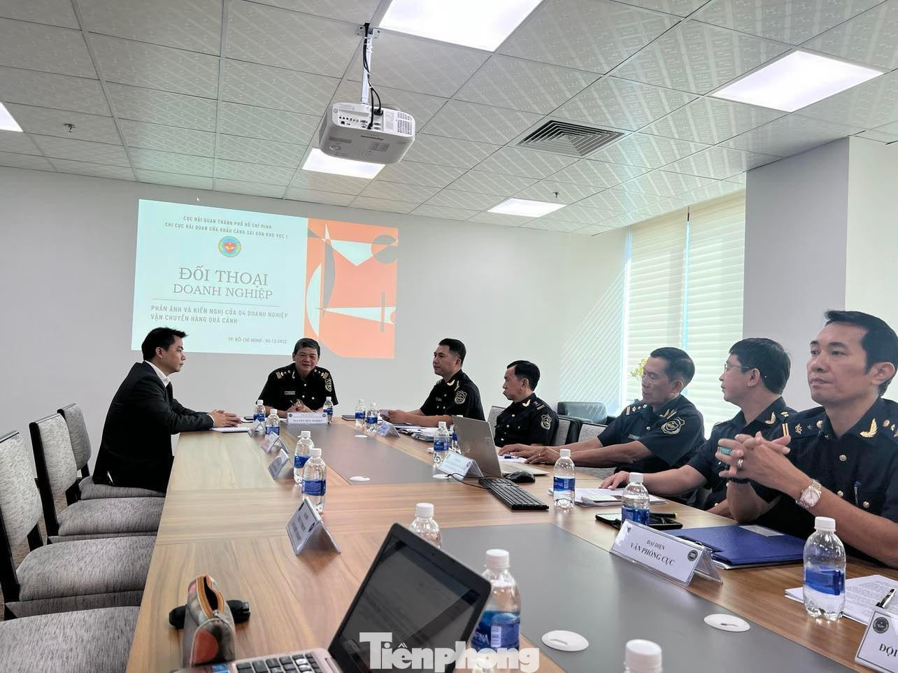 Trong suốt buổi đối thoại chỉ có 1 DN tham gia Trong suốt buổi đối thoại chỉ có 1 DN tham gia