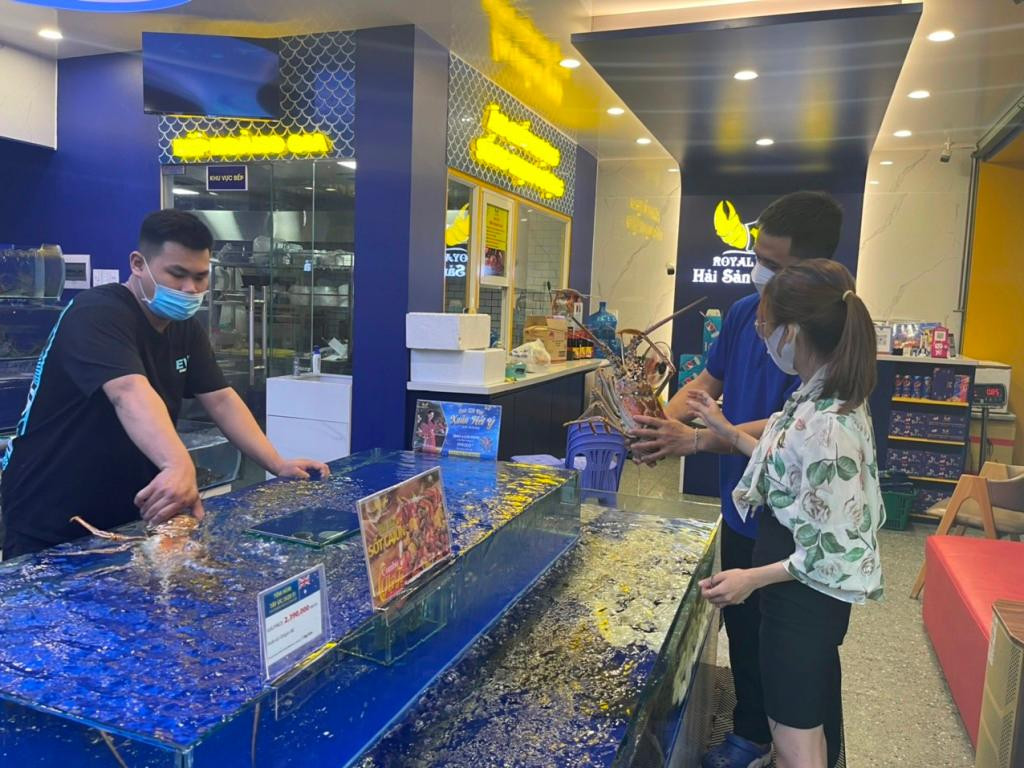 Khách lùng mua hải sản cao cấp làm quà tặng Tết