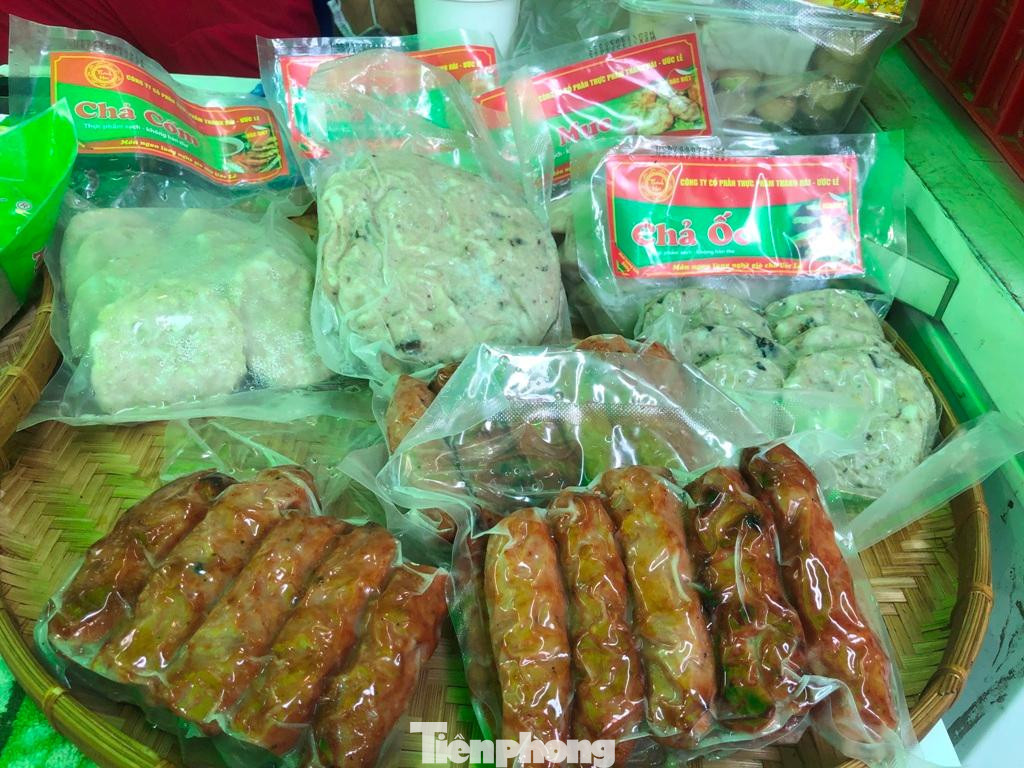 Chả ốc, chả sụn, chả mực, nem nướng là món ăn đổi vị, chống ngán mùa Tết...