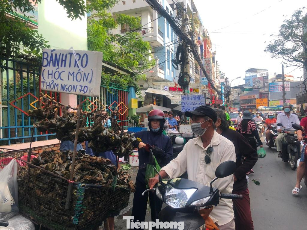 Bánh ú lá tro ở Hóc Môn, giá 70.000 đồng/chục Bánh ú lá tro ở Hóc Môn, giá 70.000 đồng/chục