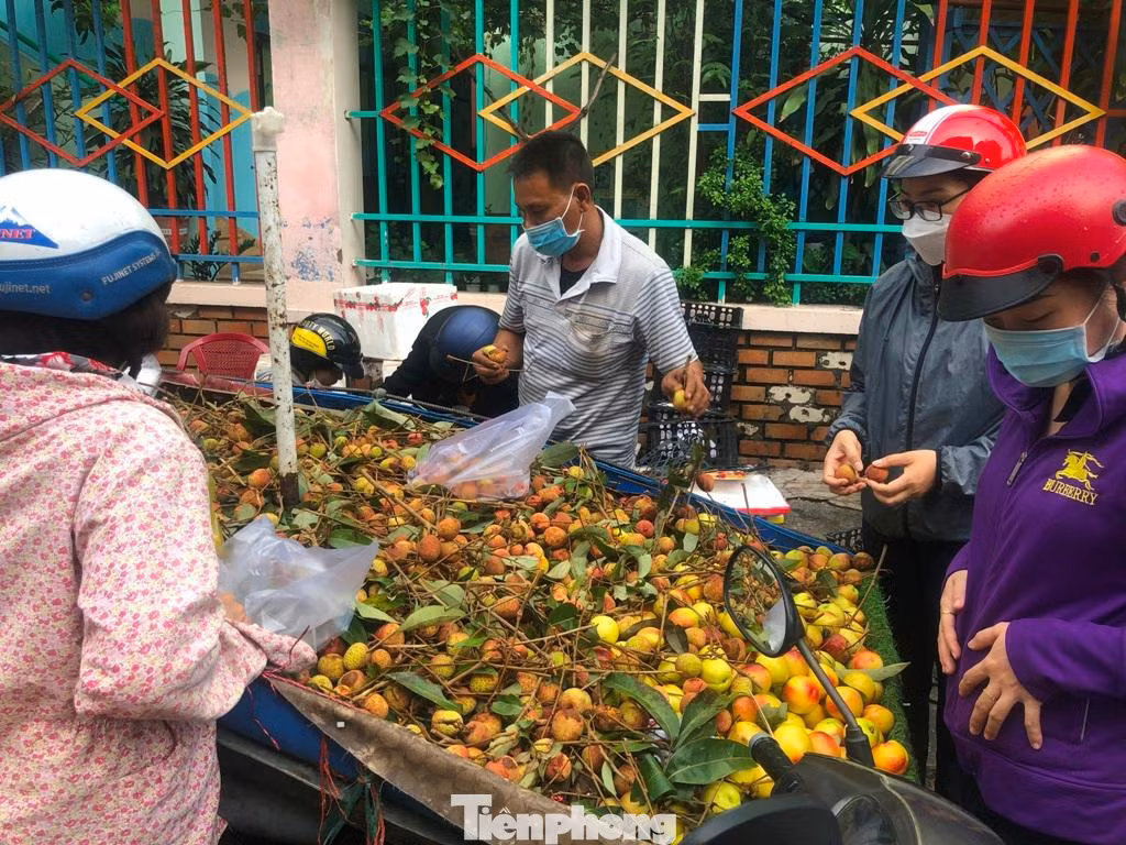 Vải có giá từ 50.000-70.000 đồng/kg