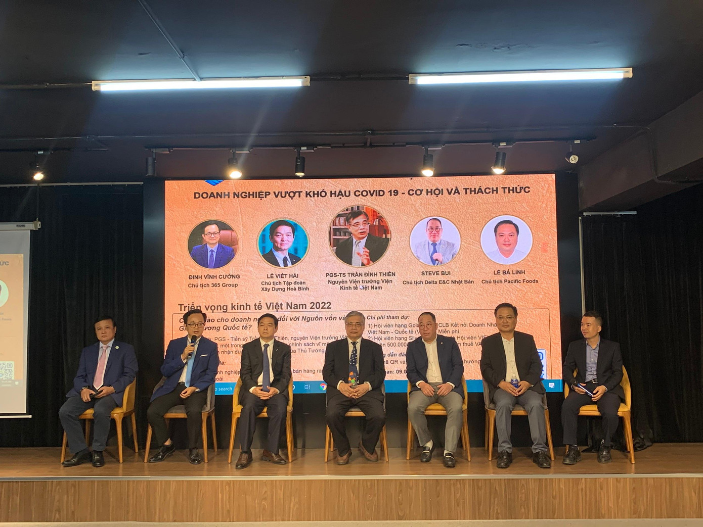 Các chuyên gia chia sẻ kinh nghiệm xuất khẩu cũng như cách thức vượt bão mùa dịch Các chuyên gia chia sẻ kinh nghiệm xuất khẩu cũng như cách thức vượt bão mùa dịch