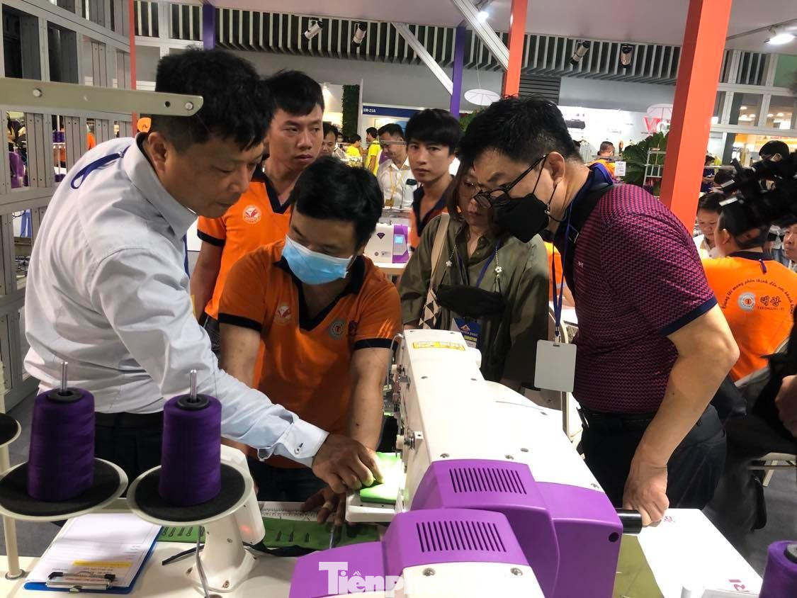 Có thiết bị hiện đại, ngành dệt may sẽ đỡ phần nào khó khăn thiếu lao động