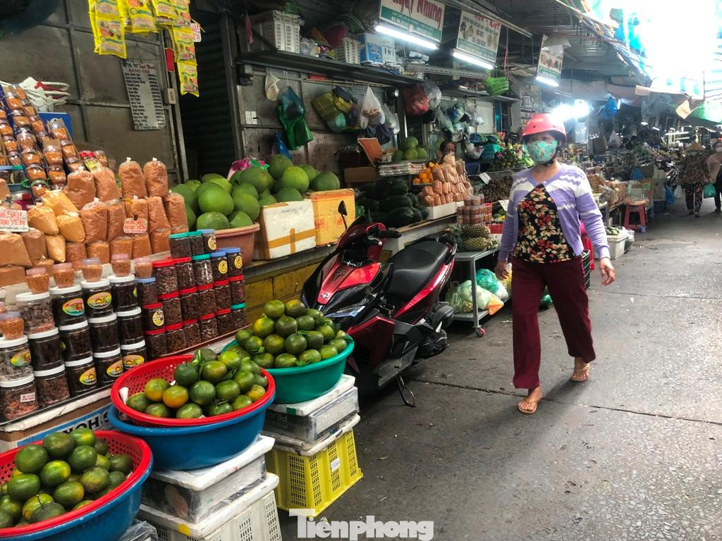 Chợ Bà Chiểu chuẩn bị nhiều trái cây tươi ngon với giá cả phải chăng