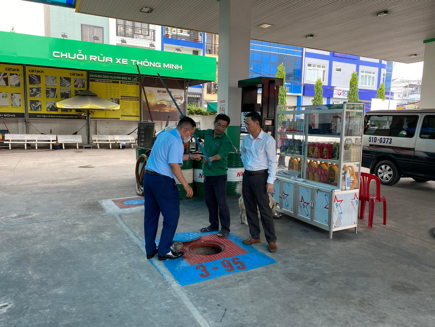 Cơ quan chức năng chưa phát hiện cây xăng găm hàng chờ tăng giá (ảnh: QLTT) Cơ quan chức năng chưa phát hiện cây xăng găm hàng chờ tăng giá (ảnh: QLTT)