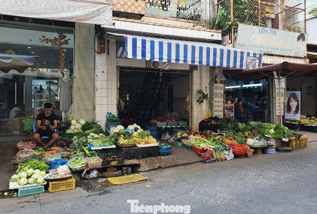 Nhiều mặt hàng rau củ tại chợ lẻ tăng giá do ảnh hưởng mưa bão Nhiều mặt hàng rau củ tại chợ lẻ tăng giá do ảnh hưởng mưa bão