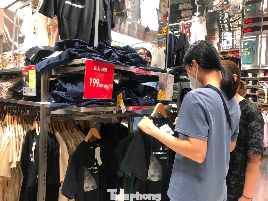 Khách hàng đa số là các bạn trẻ Khách hàng đa số là các bạn trẻ