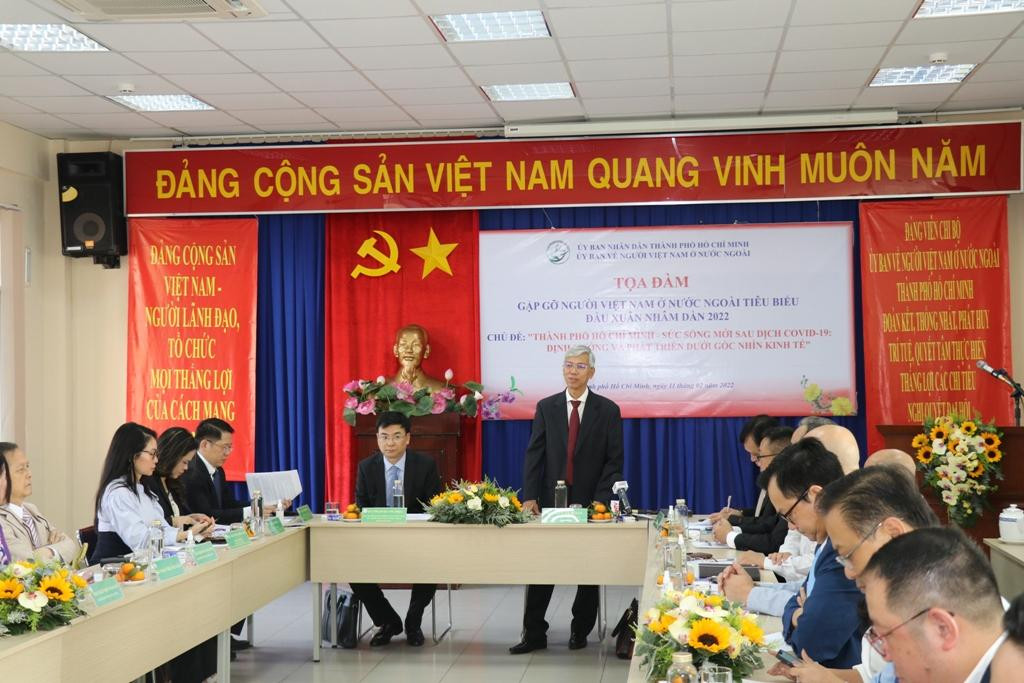 Phó Chủ tịch UBND TP Võ Văn Hoan ghi nhận sự đóng góp của kiều bào