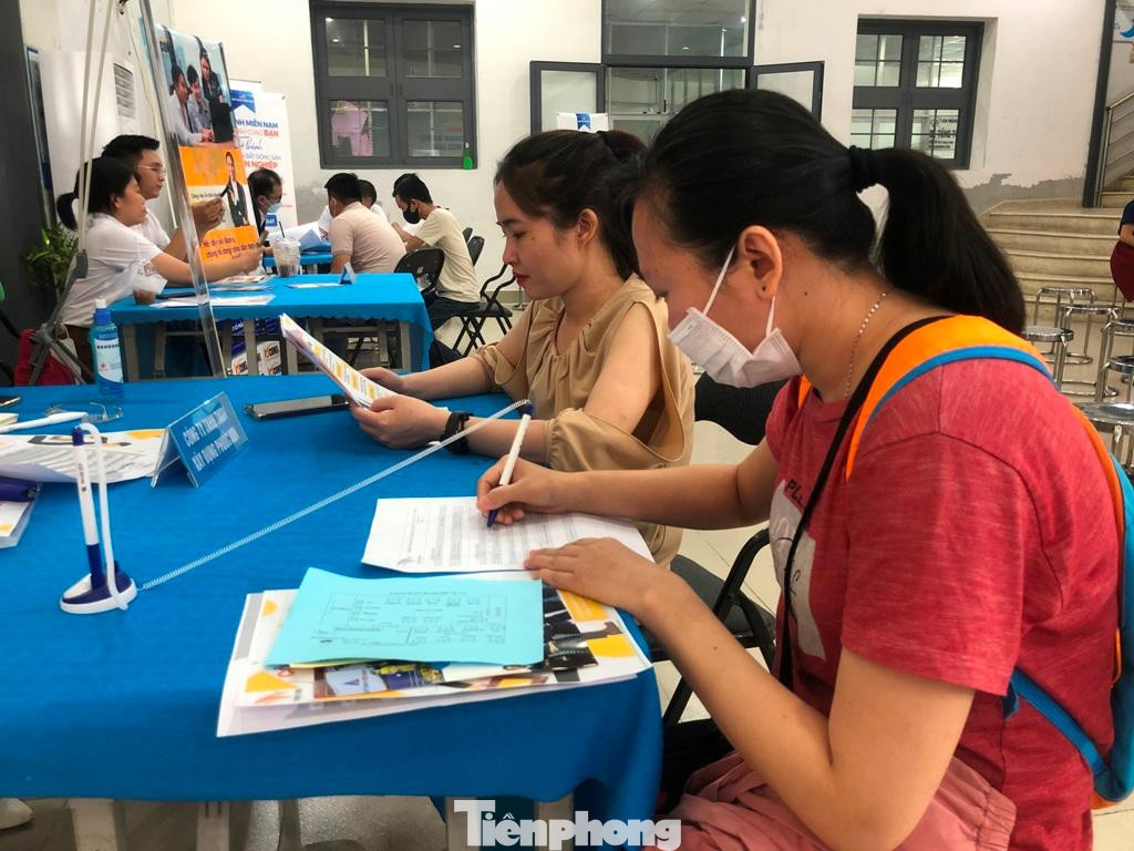 Nhiều lao động mong muốn tìm việc làm để ổn định cuộc sống sau dịch