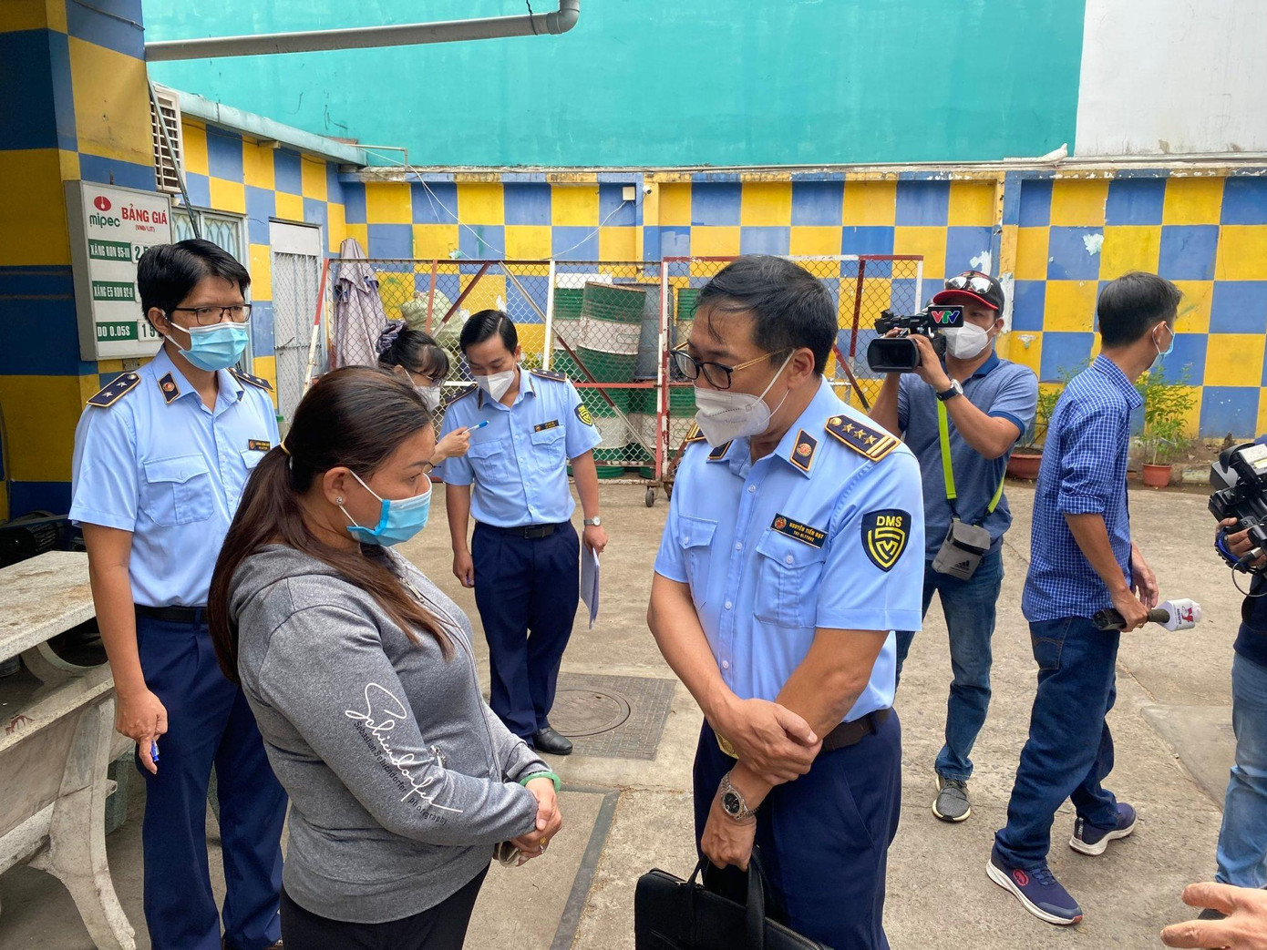 Đơn vị chức năng làm việc với đại diện cây xăng