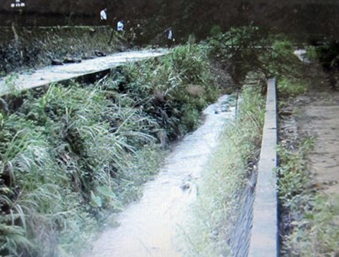 Cống thoát nước tại cửa khẩu Bắc Phong Sinh - nơi ôtô được vận chuyển qua biên giới