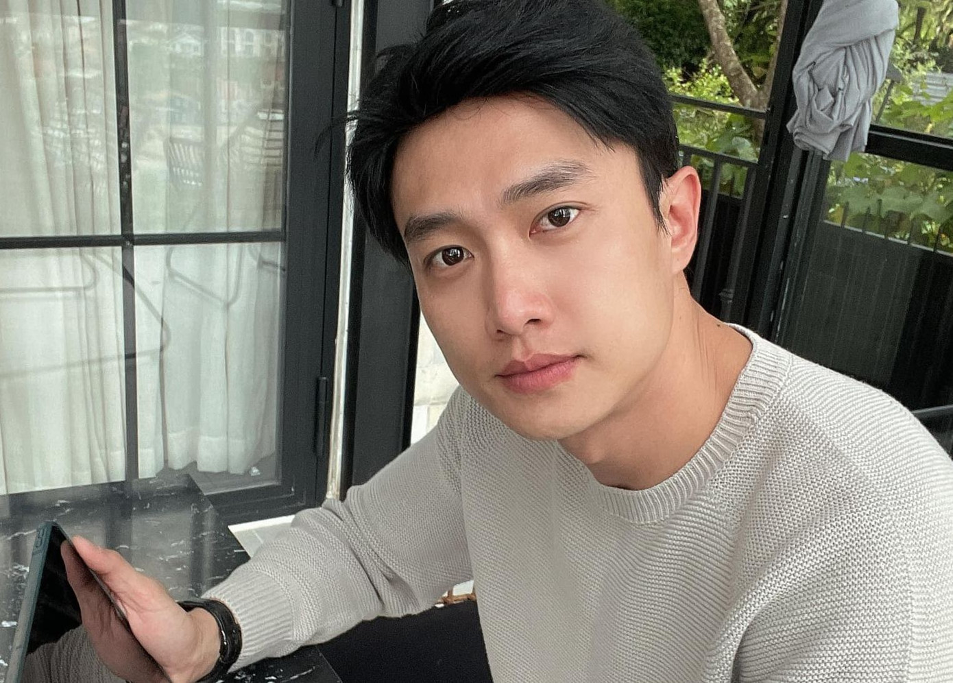 Quốc Trường phủ nhận giải nghệ, hét giá cát-xê cao. Quốc Trường phủ nhận giải nghệ, hét giá cát-xê cao.