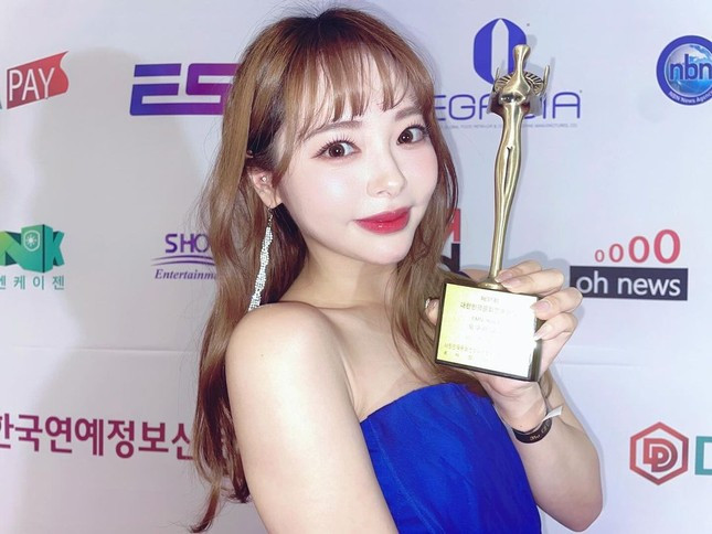 Yuna Ogura khoe thành tích trên Instagram. Ảnh: IG.