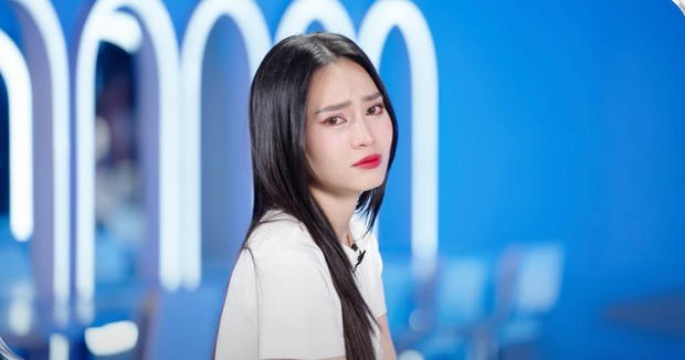 Ninh Dương Lan Ngọc khóc, khán giả đoán đội cô tiếp tục nguy hiểm. Ninh Dương Lan Ngọc khóc, khán giả đoán đội cô tiếp tục nguy hiểm.