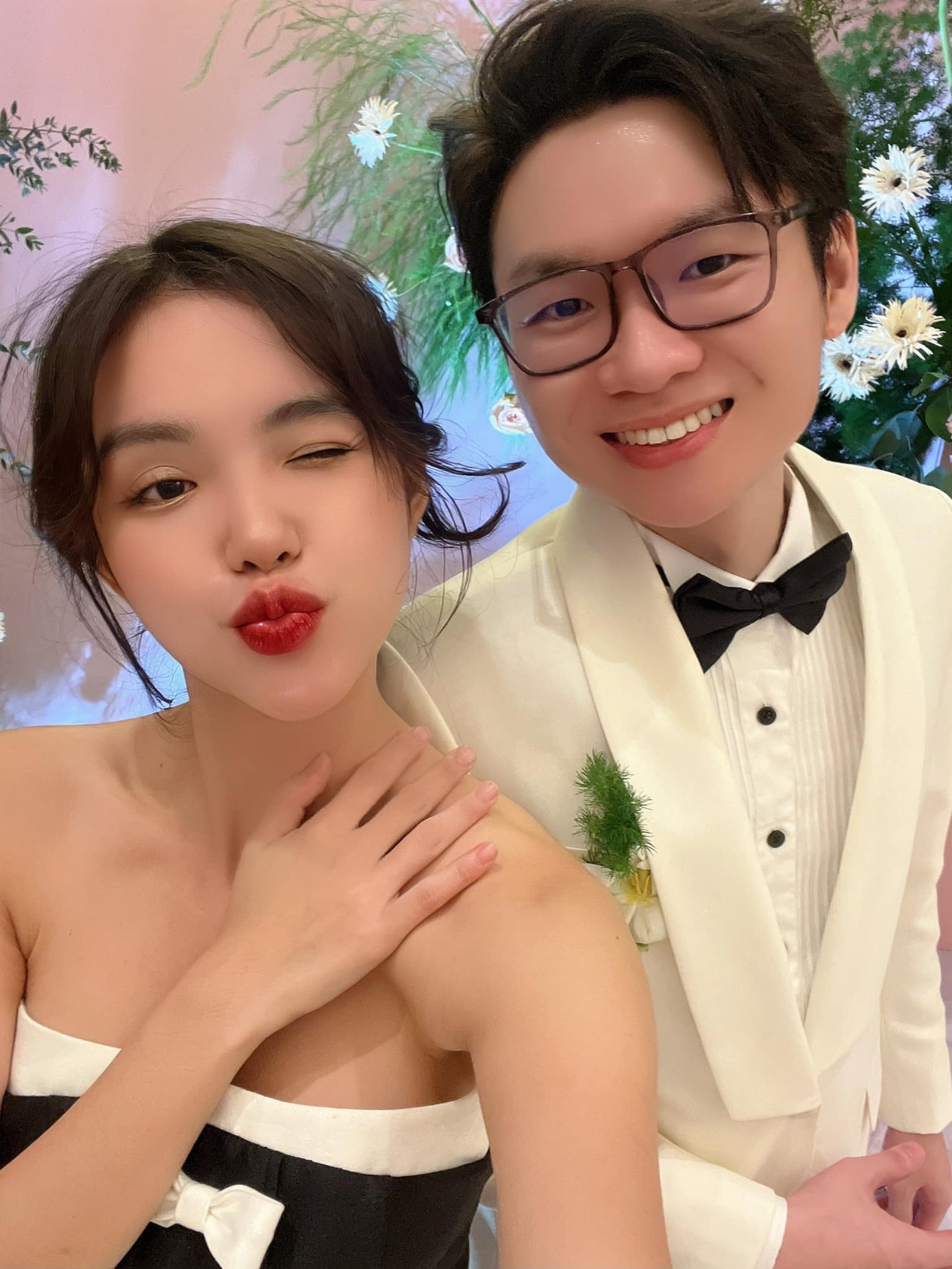 Dàn sao Gia đình phép thuật hội ngộ trong đám cưới Gia Kỳ gồm Yeye Nhật Hạ, Cẩm Tuyền, Trúc Linh, Quốc Trí, Quý Duy...