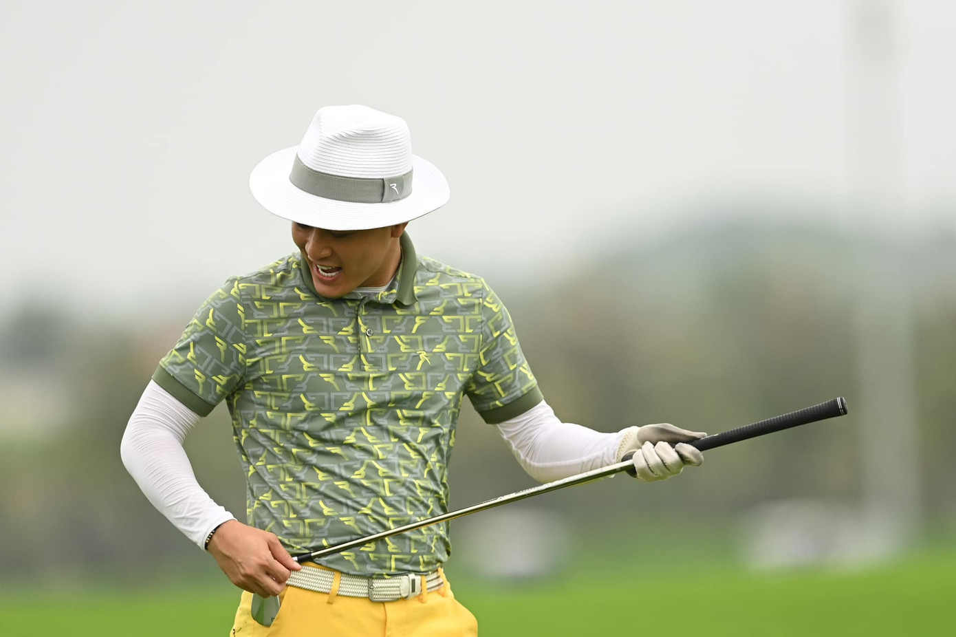 Hồng Đăng thường chia sẻ hình ảnh đi du lịch, chơi golf trên trang cá nhân.