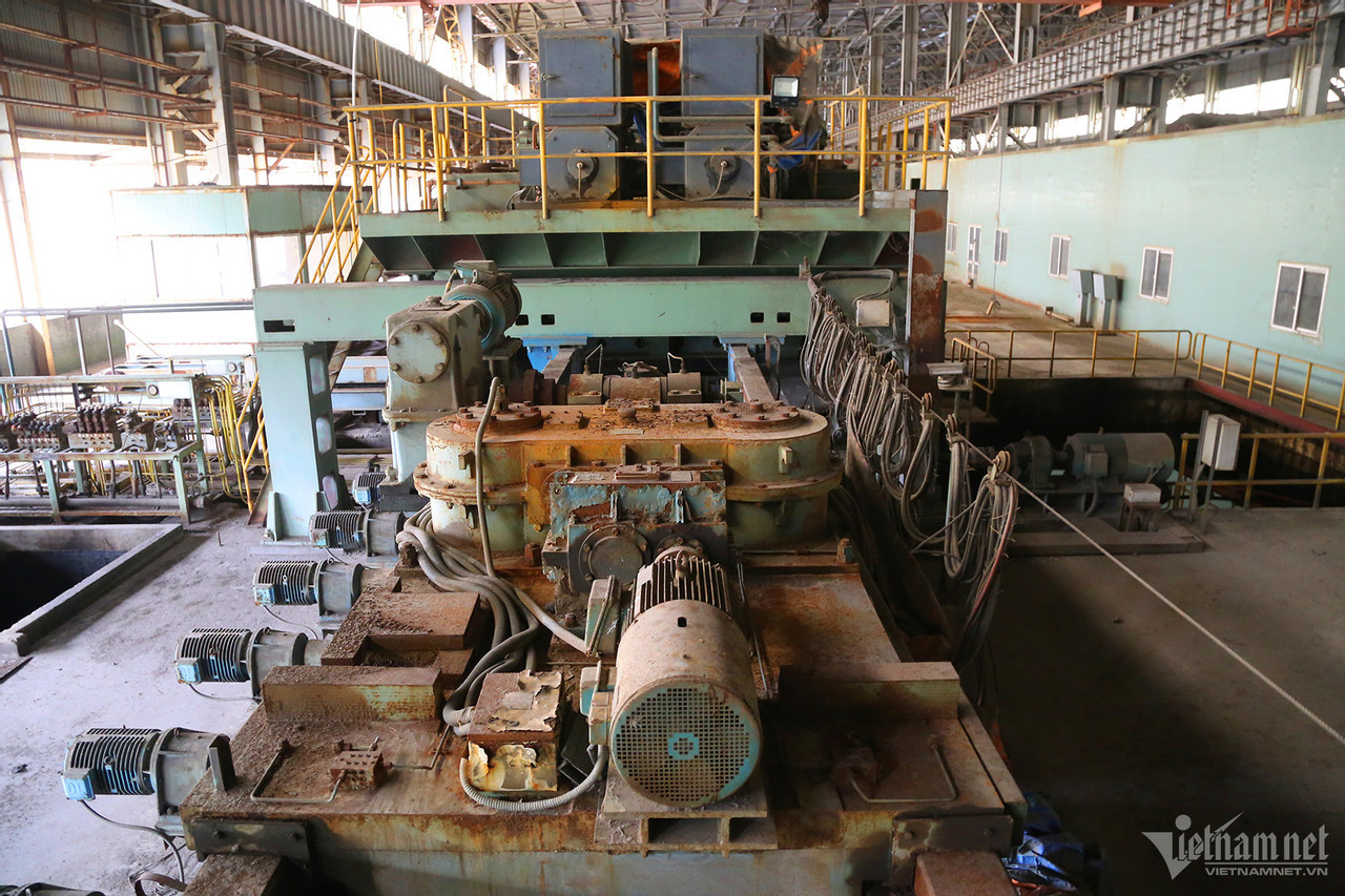 Nhà máy Cán nóng thép tấm Cái Lân được xây dựng với tổng mức đầu tư khoảng 2.900 tỷ đồng. Nhà máy Cán nóng thép tấm Cái Lân được xây dựng với tổng mức đầu tư khoảng 2.900 tỷ đồng.